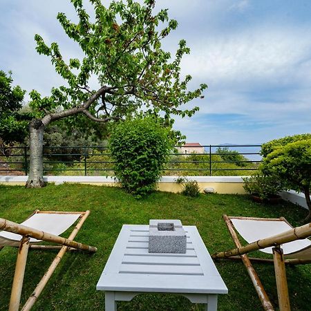 Sea Path Apartment PalaiónTsiflíkion エクステリア 写真