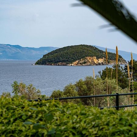Sea Path Apartment PalaiónTsiflíkion エクステリア 写真