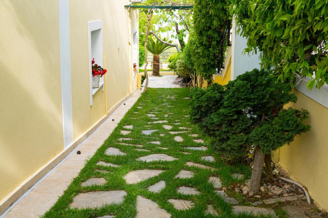 Sea Path Apartment PalaiónTsiflíkion エクステリア 写真
