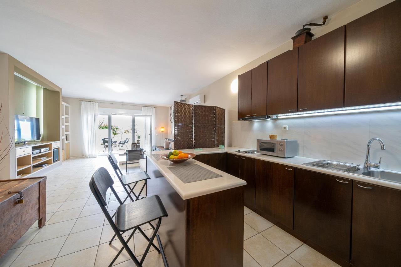 Sea Path Apartment PalaiónTsiflíkion エクステリア 写真