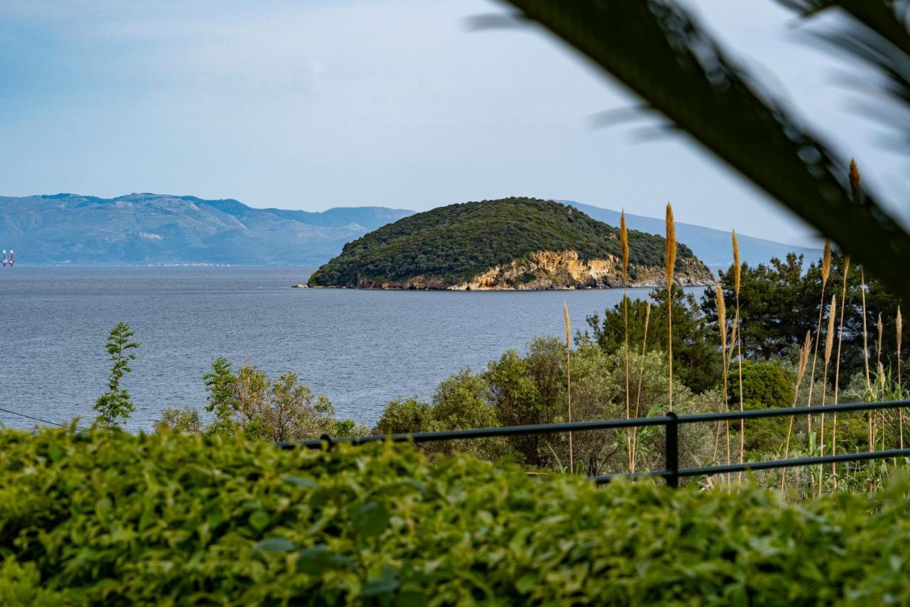 Sea Path Apartment PalaiónTsiflíkion エクステリア 写真